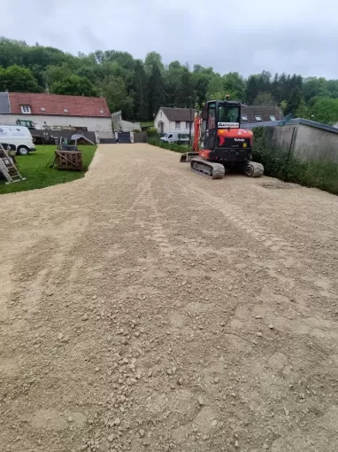 Réalisation d'un chemin d'accès et d'un parking a compiègne, Crépy-en-Valois, ANTOINE MIRET