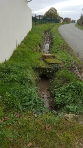 Curage de fossé vers crepy en valois, Crépy-en-Valois, ANTOINE MIRET