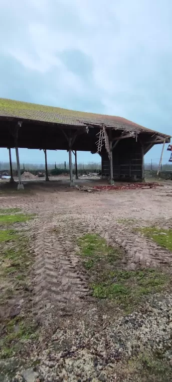 Démolition d'un hangar agricole avec réalisation d'une plateforme à crépy en valois , Crépy-en-Valois, ANTOINE MIRET